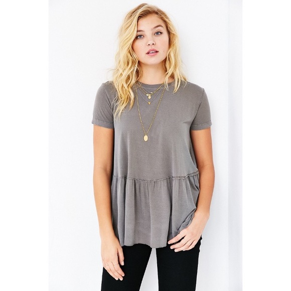 Urban Outfitters Tops - Urban Outfitters Truly Madly Deeply top XS